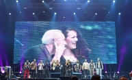Dino Merlin priredio spektakl, napunio i zagrebačku Arenu 