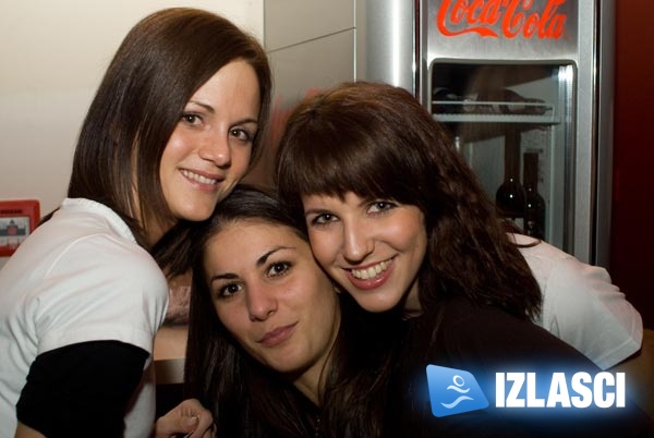 New Generation IZLASCI.net party powered by Smirnoff