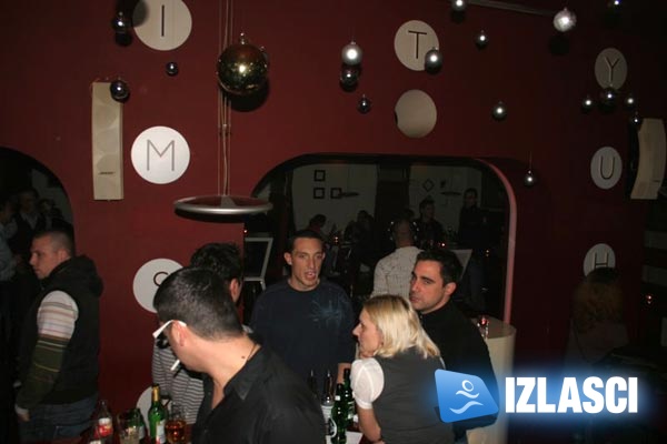 New Generation IZLASCI.net party powered by Smirnoff