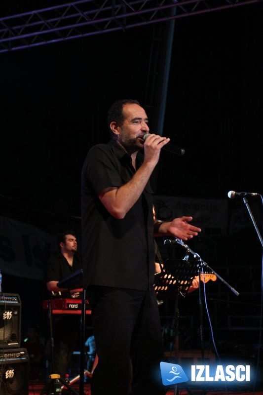 Legendarni dvojac, Dražen Zečić i Mladen Grdović pjesmom užarili Umag