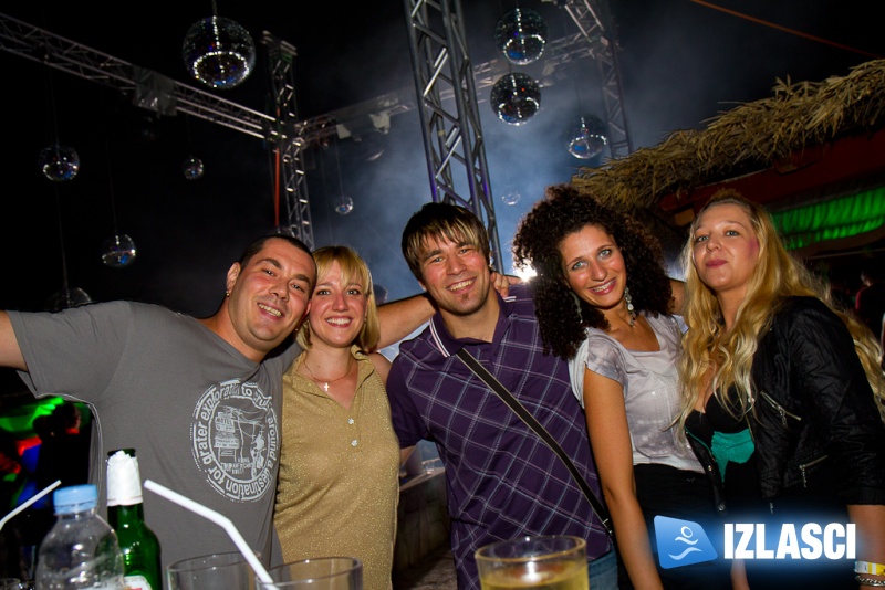 The Shapeshifters u Santos Beach Clubu