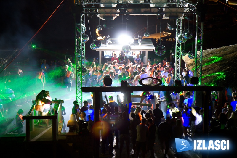 The Shapeshifters u Santos Beach Clubu