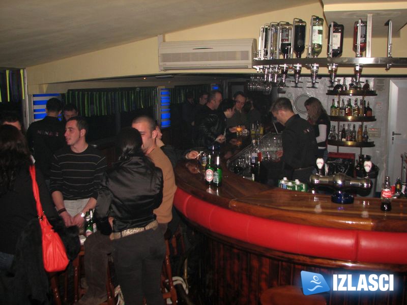 Richie Kotzen i Alen Brentini oduševili stariju publiku na Nini