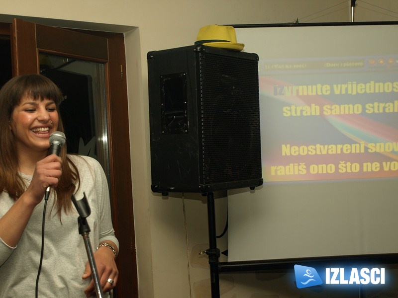 Karaoke night u kastavskoj La Ribalti