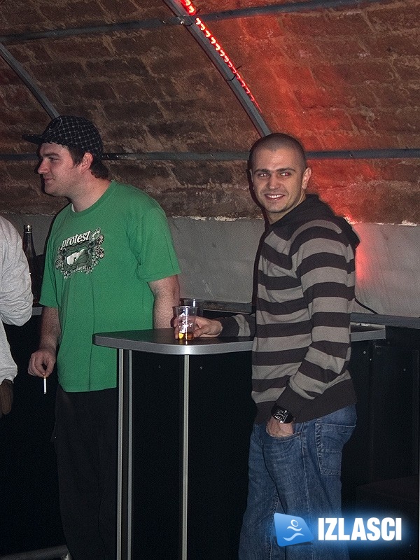 K Topu otvorio disco podrum