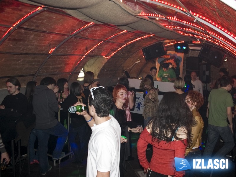 K Topu otvorio disco podrum