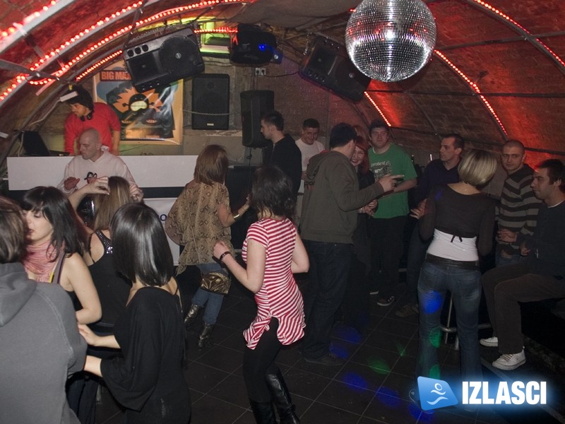 K Topu otvorio disco podrum